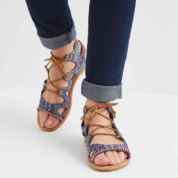 NIB Gladiator Lace Up Beaded Trim Boho Sandals - Picture 2 of 6